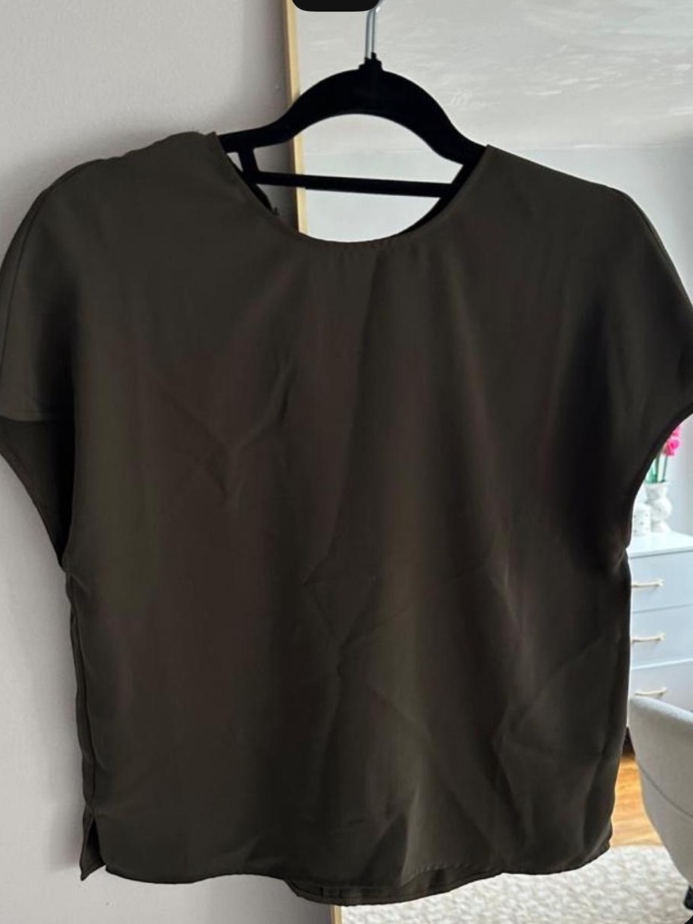 Babaton Olive Green Short Sleeve Round Neck Blouse